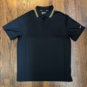 Nike Men's Polo Shirt in Black with Yellow Highlights